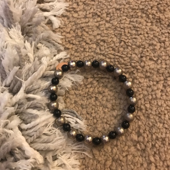 SOLD 😍BUNDLE OF SEVEN BRACELETS - Picture 7 of 8